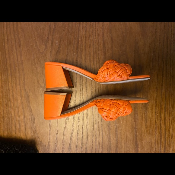NWT Marc Fisher Square Toe Braided Samdals - Orange Size 6 - Picture 4 of 5